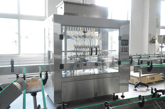 星火灌裝機(jī)械設(shè)備車間實(shí)拍圖