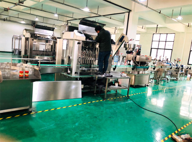 江蘇廚房調(diào)料灌裝機(jī)定制廠家設(shè)備展示