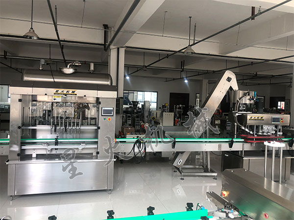 星火日化膏體灌裝機設備展示
