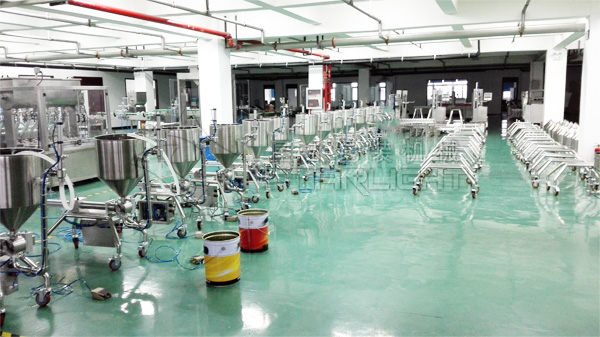 貴州辣椒醬灌裝機(jī)廠家裝配車(chē)間展示